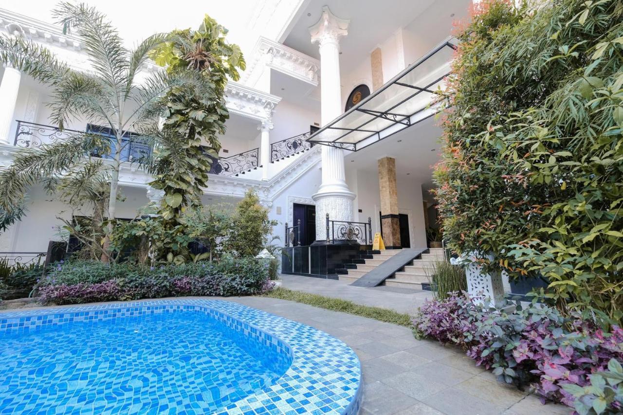 The Grand Palace Hotel Yogyakarta Exterior foto