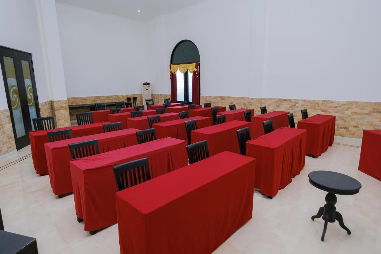 The Grand Palace Hotel Yogyakarta Exterior foto