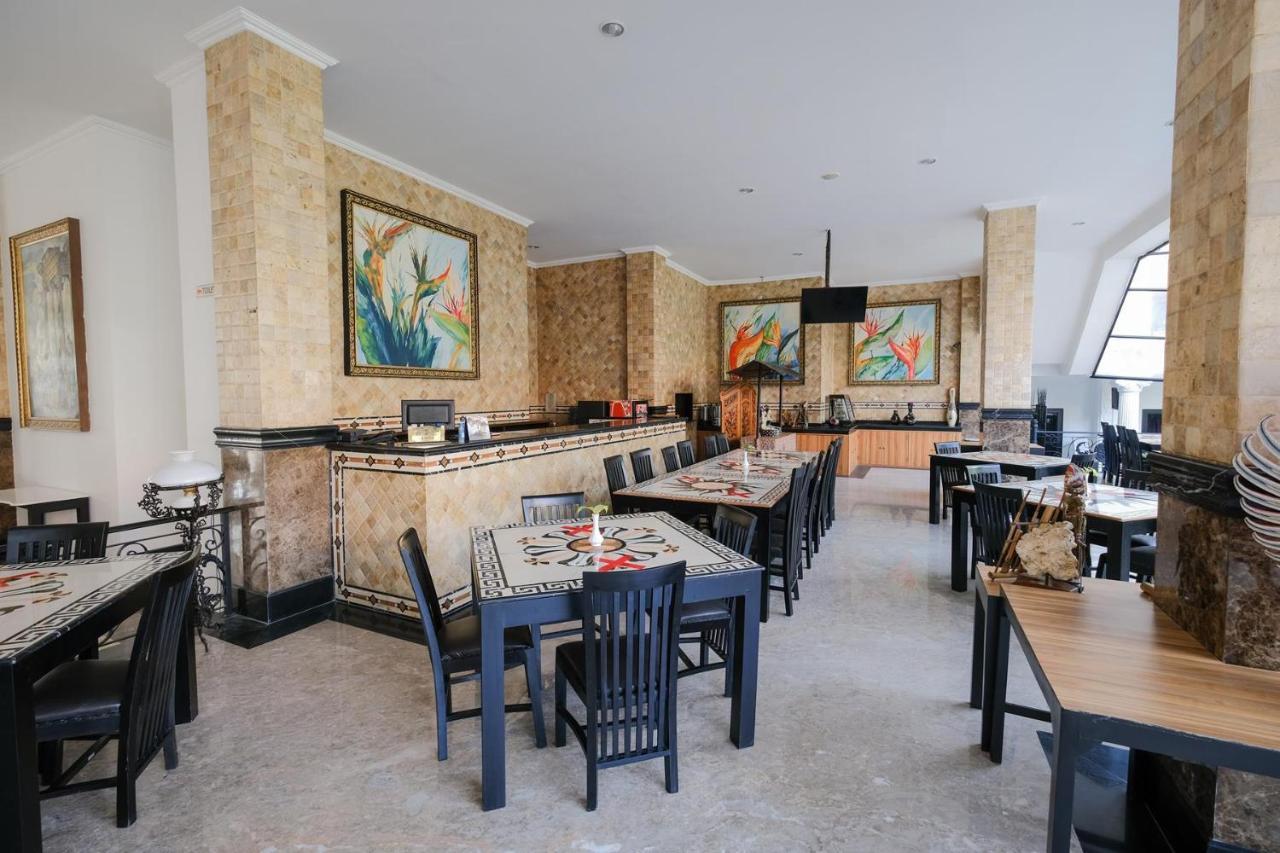 The Grand Palace Hotel Yogyakarta Exterior foto